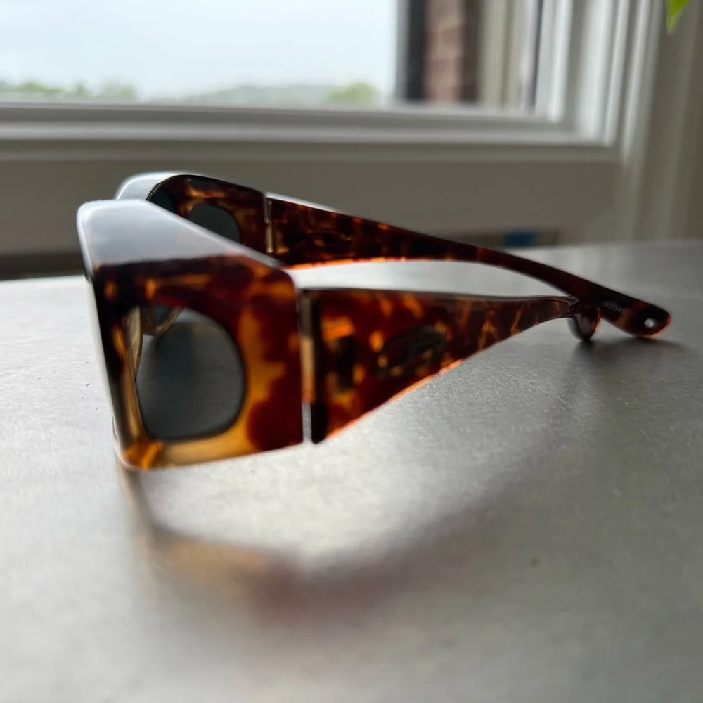 Tortoise Shell Sunglasses - Picture 5 of 7